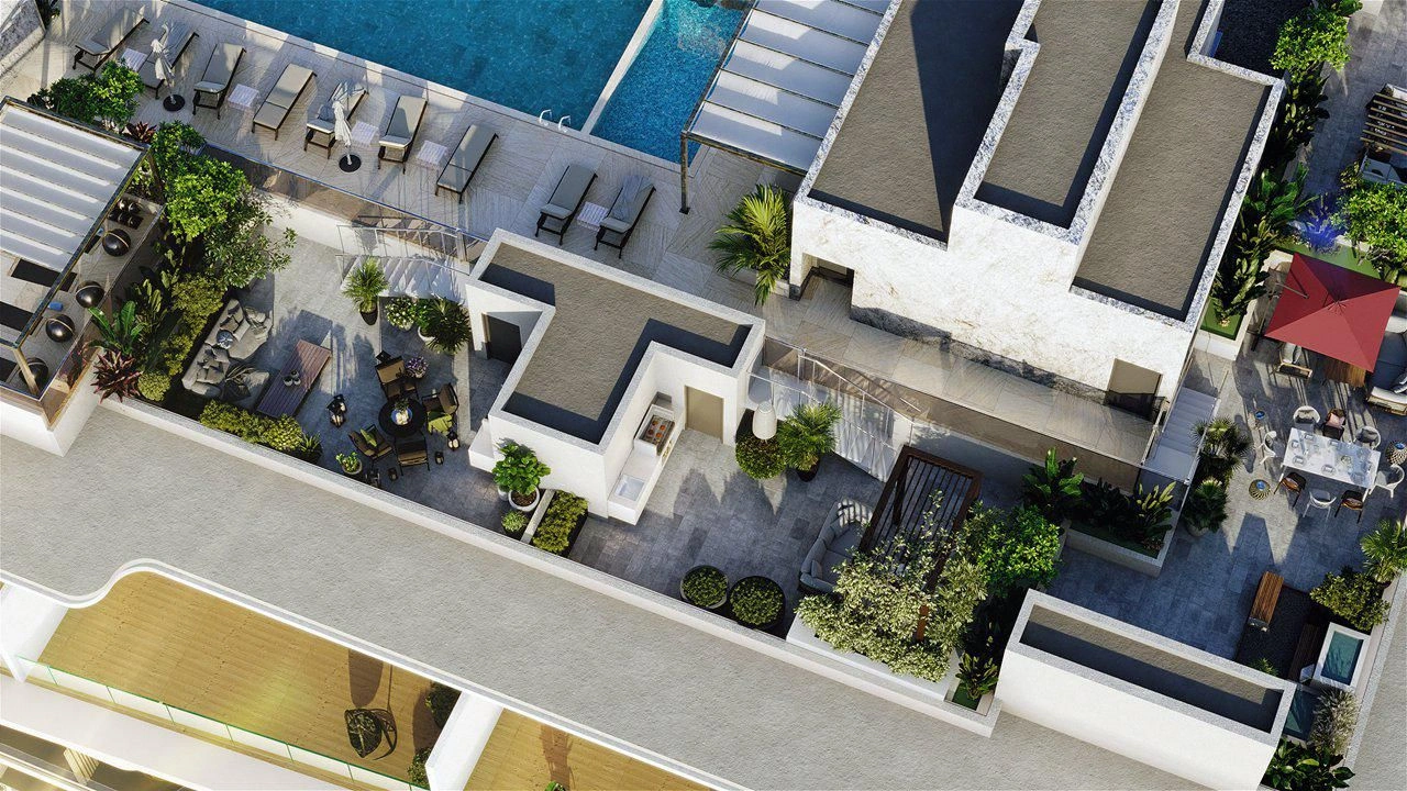 Lüks Konut Kompleksi ile Yüzme Havuzları Dubai'de