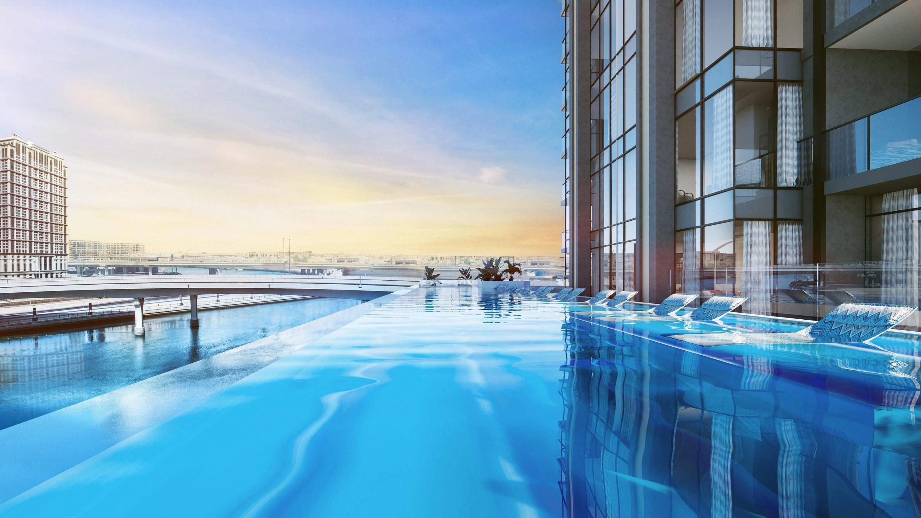 Complejo residencial de lujo a orillas del canal en el centro de Dubái