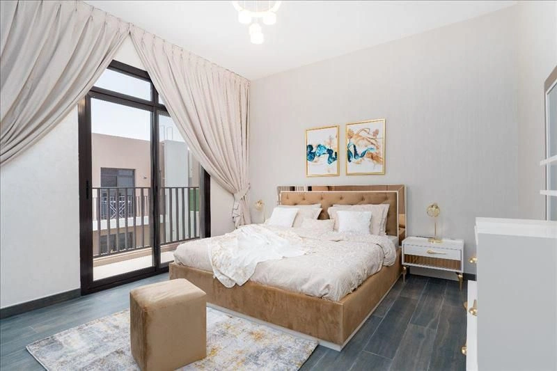 Роскошный комплекс таунхаусов с бассейном, школой и клубом в Шардже