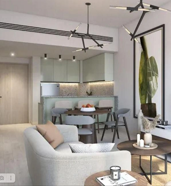 Lüks Konut Kompleksi, Yüzme Havuzları ve Golf Kulübü, Dubai