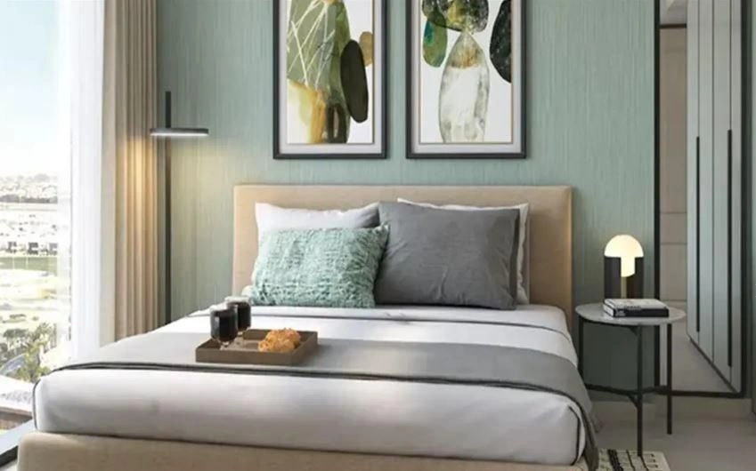 Lüks Konut Kompleksi, Yüzme Havuzları ve Golf Kulübü, Dubai