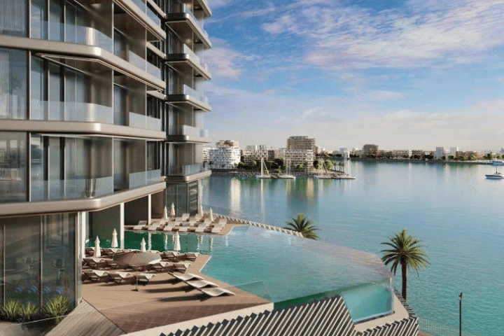 Luxury Residential Complex with Marina in Dubai