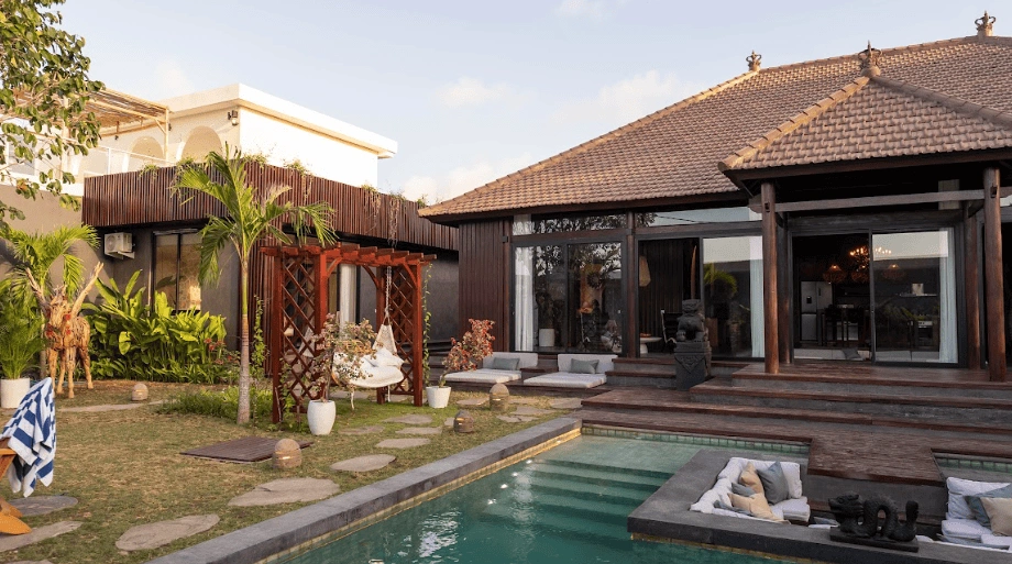 Luxury Villa Complex with Private Park in Bukit, Bali