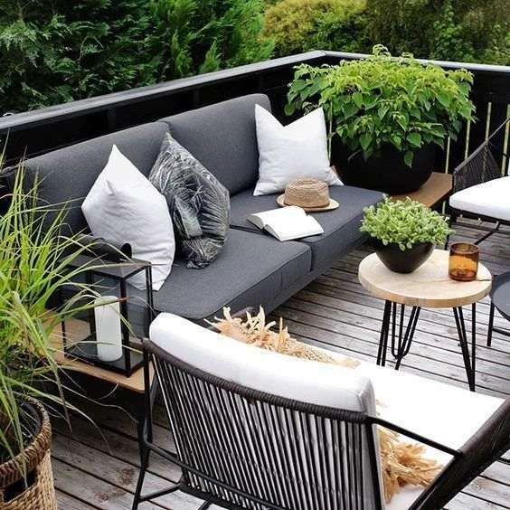 New format apartment building in the center of SPb