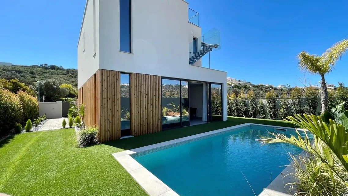 Villa 3+1 in the heart of Albufeira marina