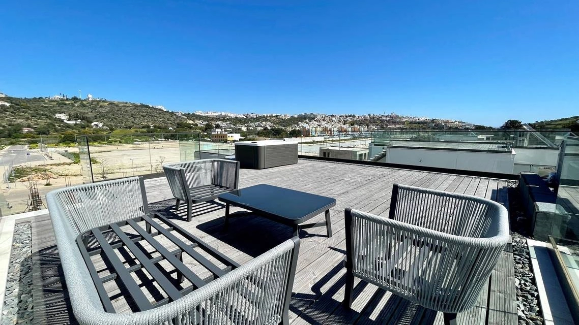 Villa 3+1 in the heart of Albufeira marina