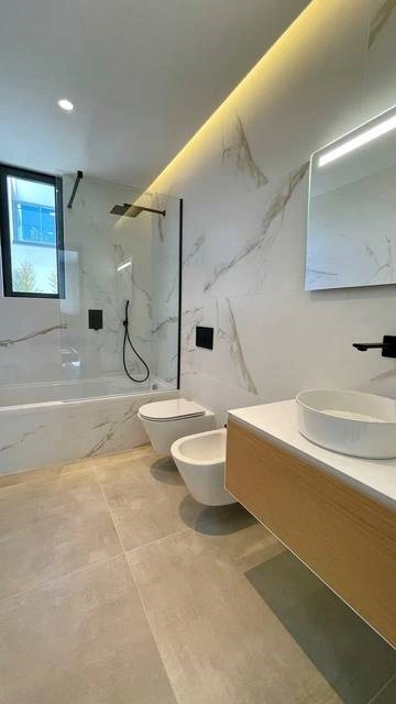 Villa 3+1 in the heart of Albufeira marina