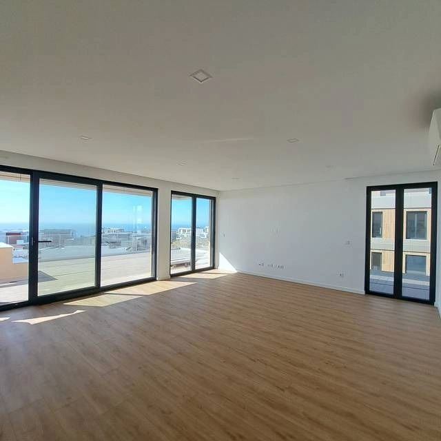 دوبلكس 3+1 من المالك في إريسييرا، البرتغال