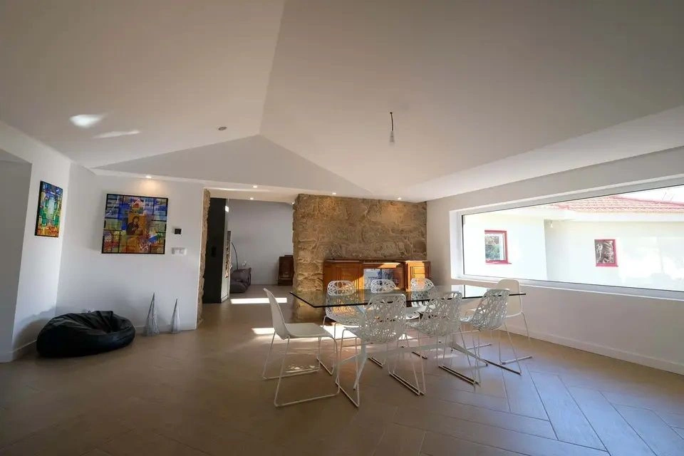 منزل ريفي 5+1 مع قطعة أرض كبيرة في منطقة بورتو، البرتغال