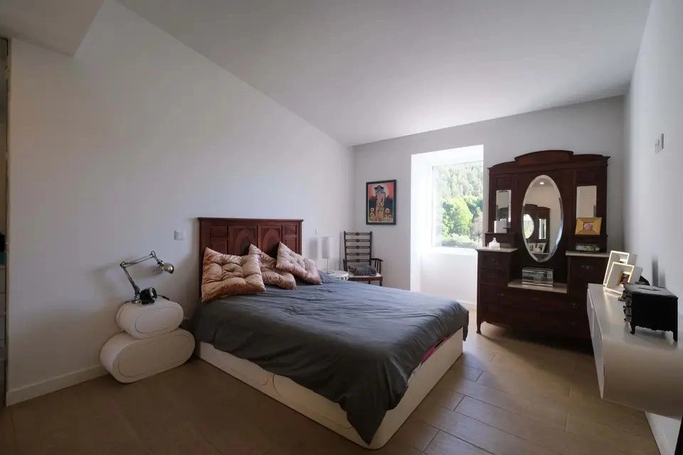 منزل ريفي 5+1 مع قطعة أرض كبيرة في منطقة بورتو، البرتغال