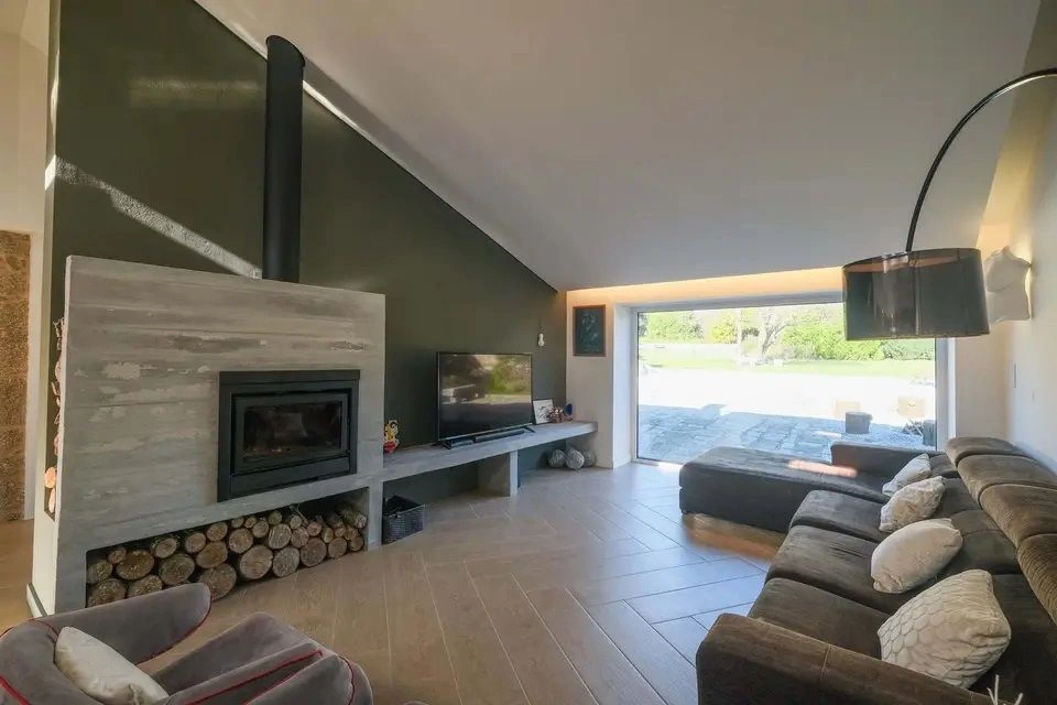 منزل ريفي 5+1 مع قطعة أرض كبيرة في منطقة بورتو، البرتغال