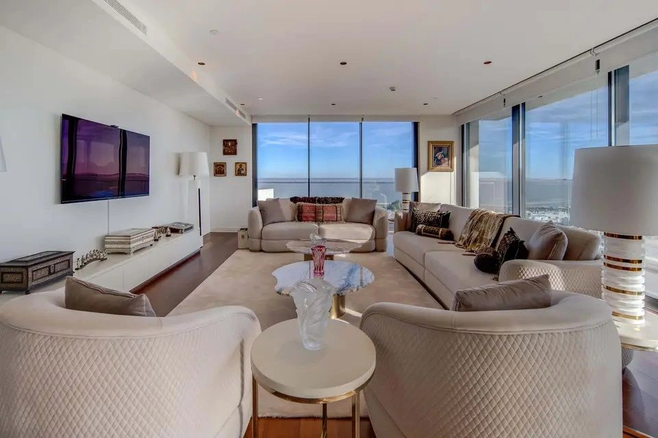 लिस्बन में टैगस नदी का नज़ारा वाला 4+1 अपार्टमेंट