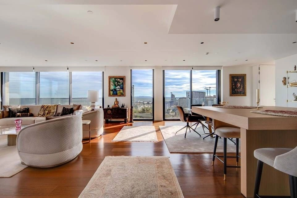 लिस्बन में टैगस नदी का नज़ारा वाला 4+1 अपार्टमेंट