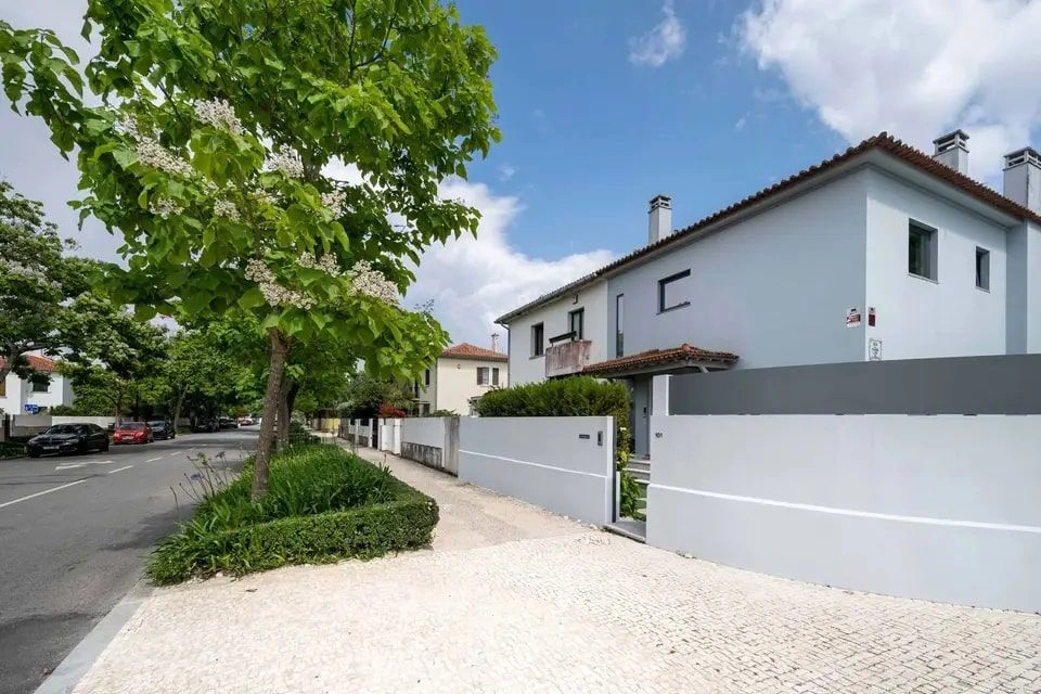 Residencia moderna de dos plantas en una zona prestigiosa de Oporto