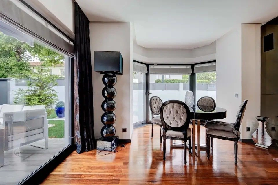 Residencia moderna de dos plantas en una zona prestigiosa de Oporto