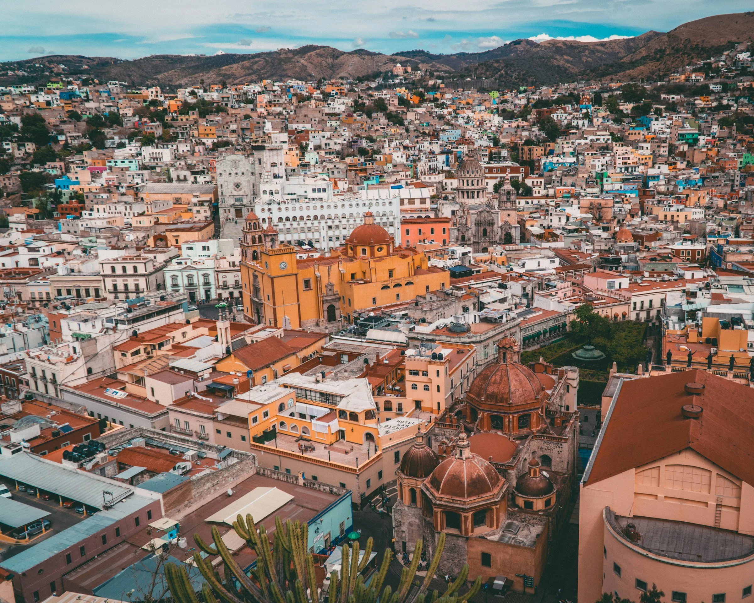 Peer-To-Peer Money Transfer Service to Mexico | VelesClub Int.