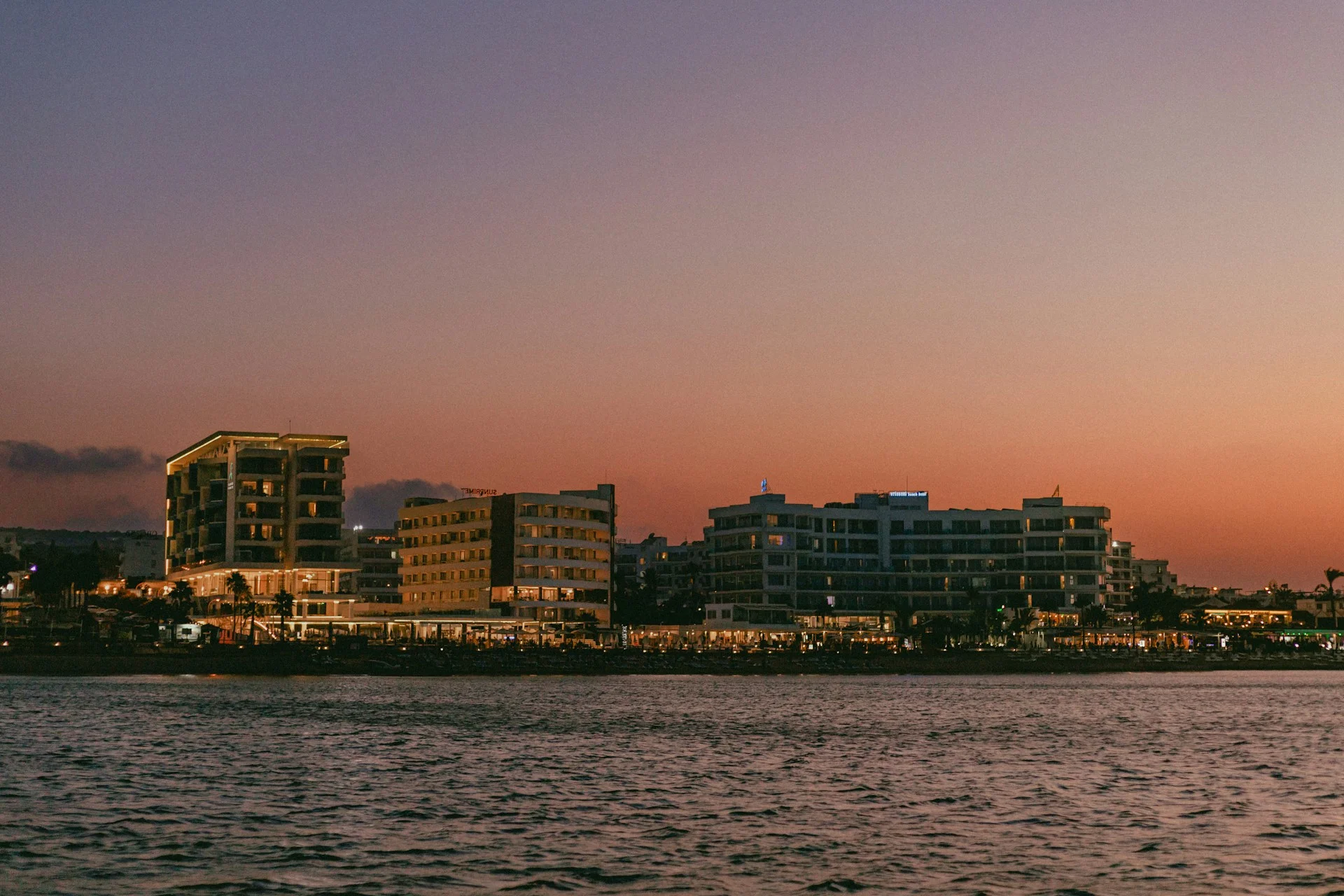 파라림니 지역 부동산 — 소유주 등록 매물 | VelesClub Int.