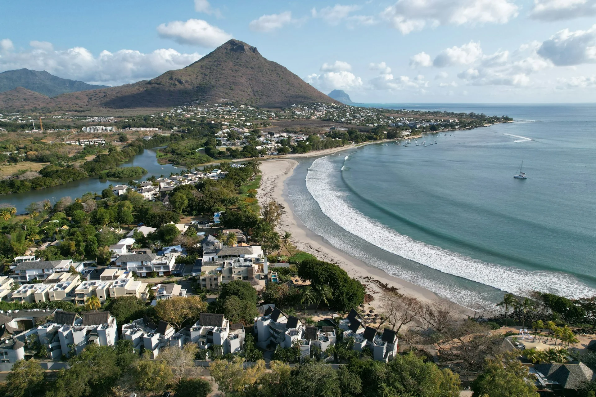 Existing homes for sale in Tamarin – compare offers | VelesClub Int.