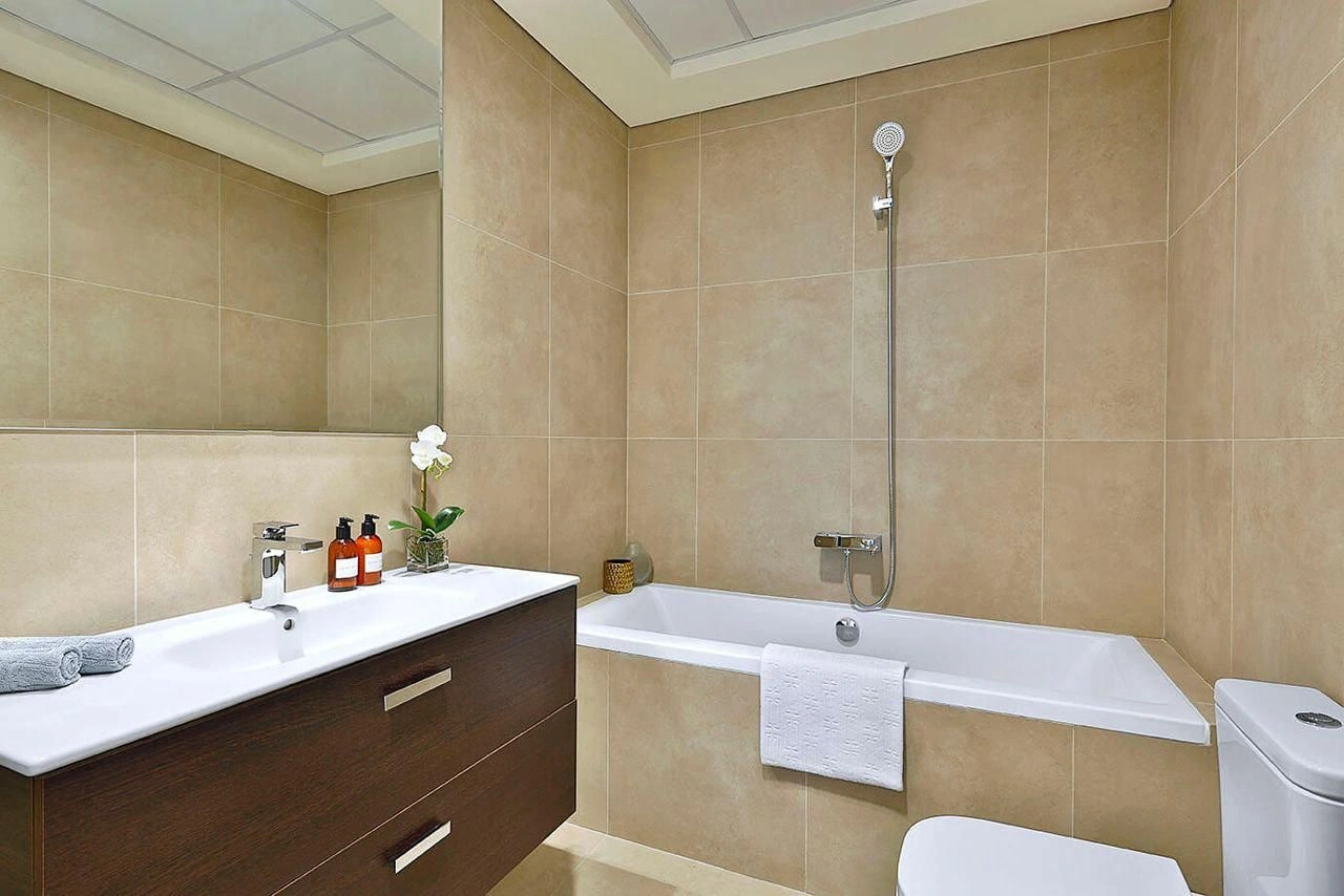 Modern high-rise residence Marina Arcade with swimming pools in the prestigious Dubai Marina area, Dubai, UAE