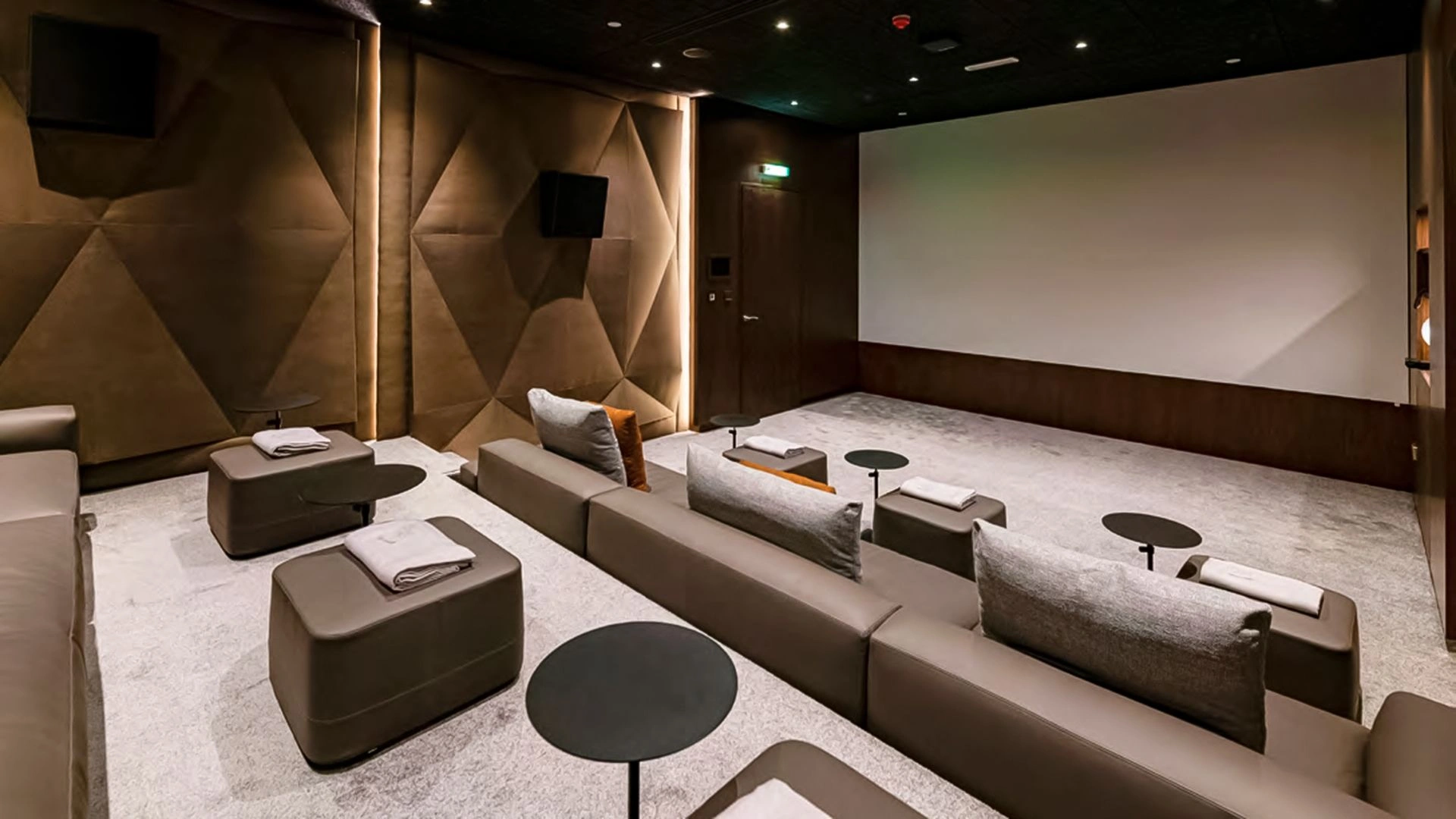 Exclusive complex in harbor of Marasi Dubai, UAE