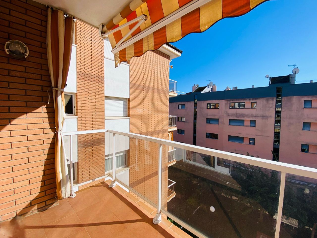 Apartment 72 m2 in prestigious complex of Costa Brava, Spain