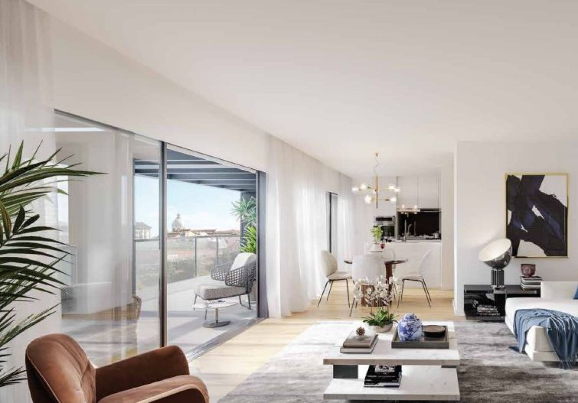 Apartment 3+1 with panoramic city view in Lisbon, Portugal