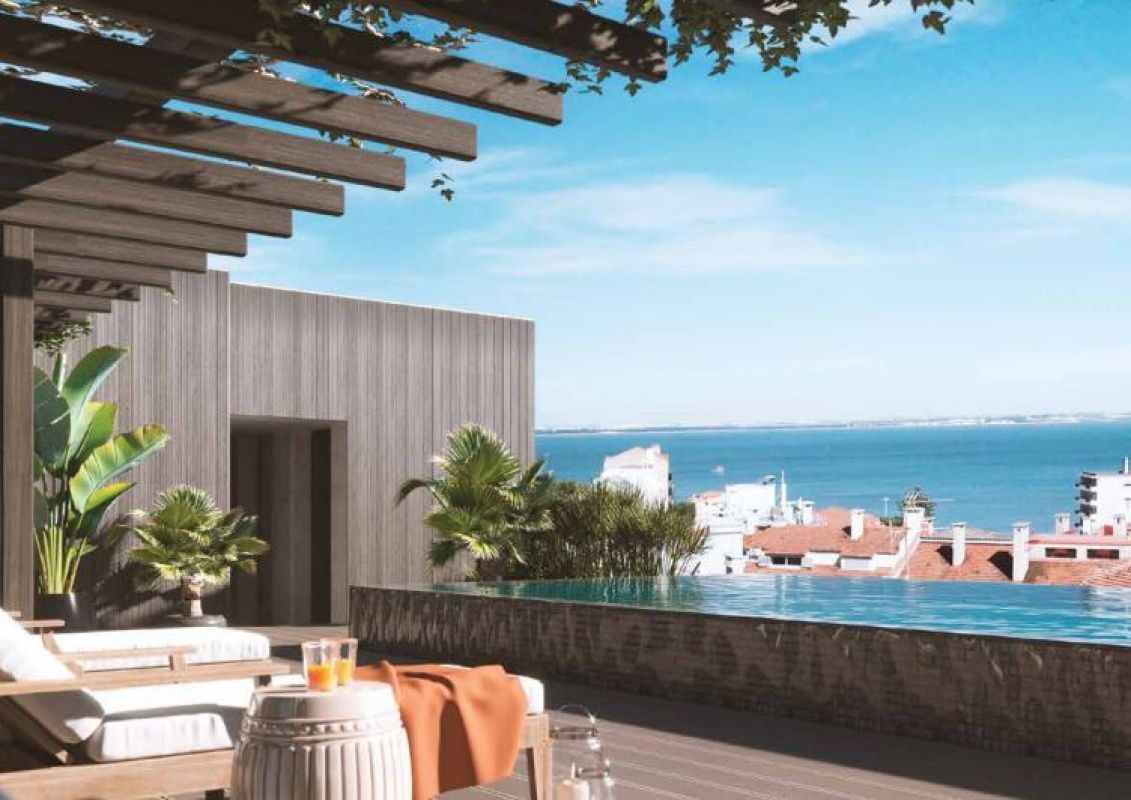 Buy spacious apartment 2+1 in Lisbon, Portugal