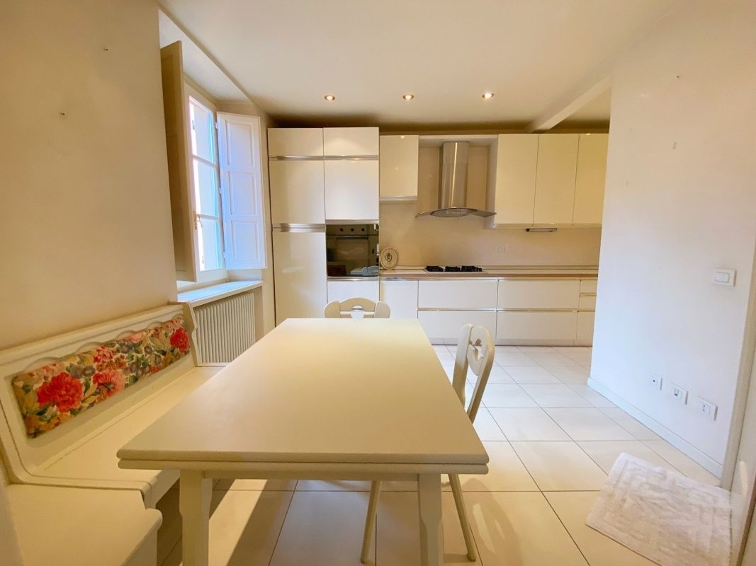 Apartment 5+1 in center of Barga, Italy