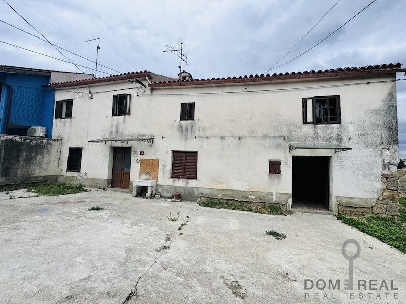 Villa in una zona tranquilla a Koper, Slovenia