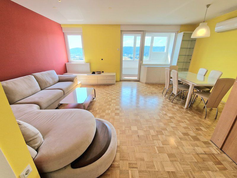 Luminoso appartamento all'ultimo piano in una zona rinomata di Lubiana - 309.000 €