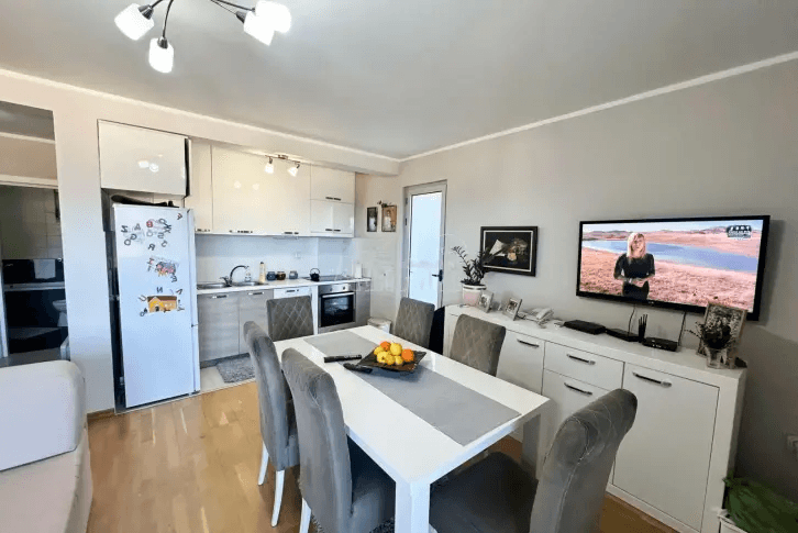 Accogliente appartamento 1+1 con vista mare a Kotor
