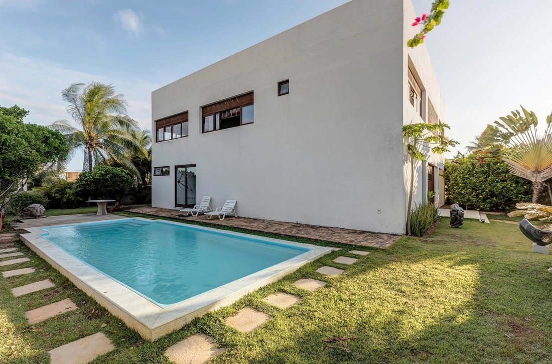 Maison 3+1 en résidence fermée à Salvador, Brésil