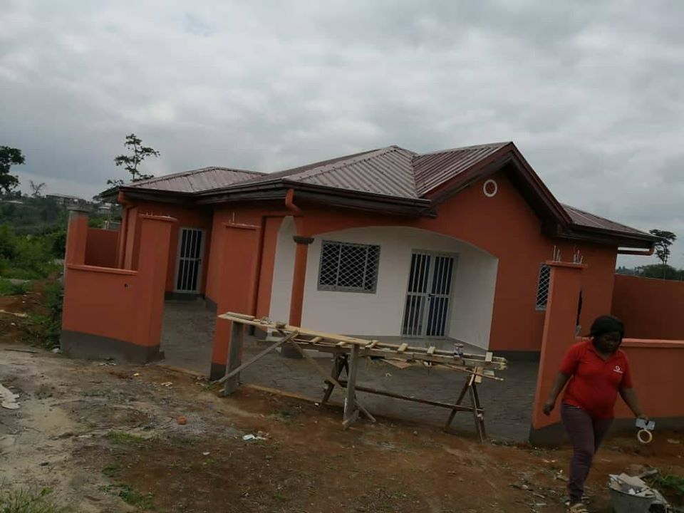 House 250 m2 with parking in Yaounde, Cameroon