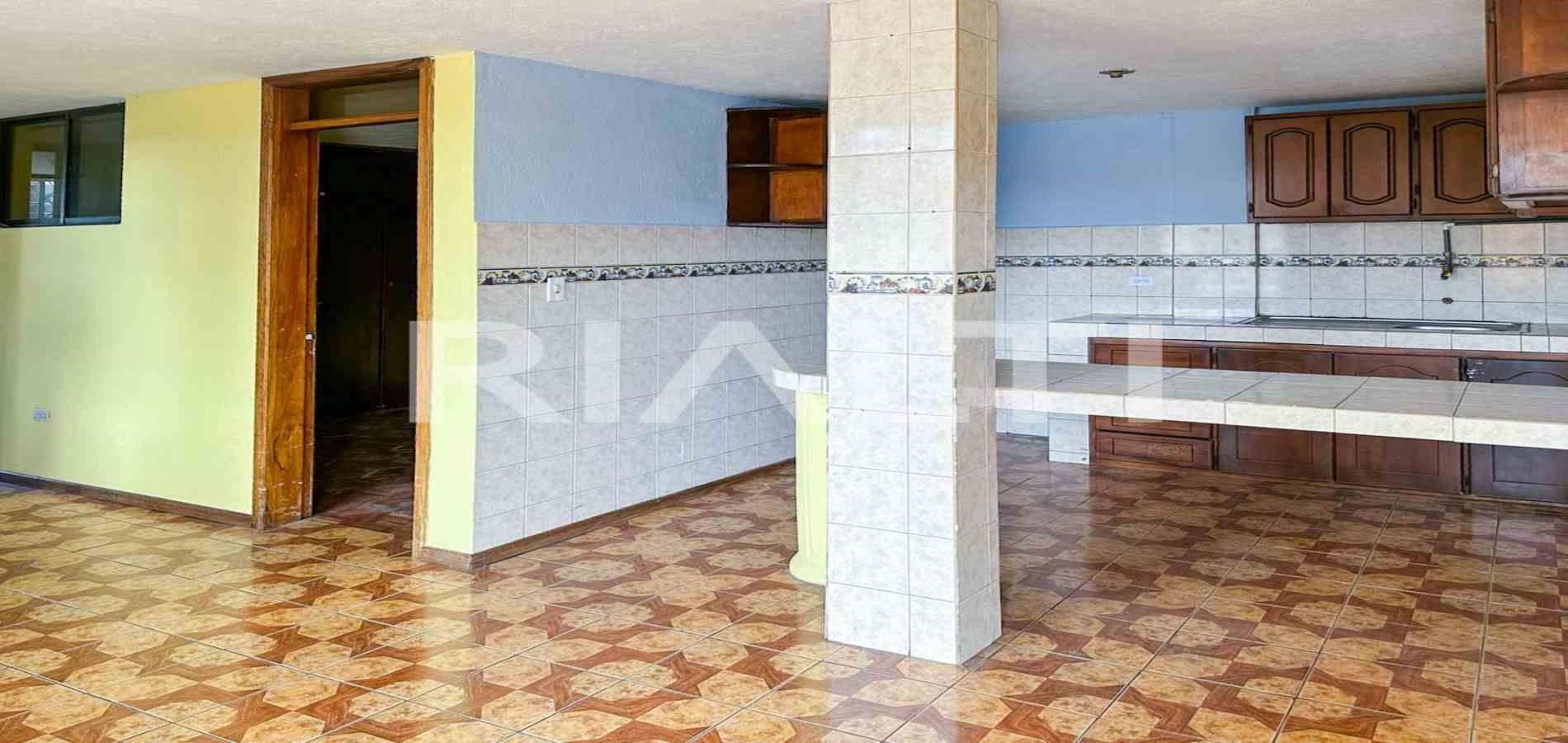 Casa 10+1 con parcheggio a Quito, Ecuador
