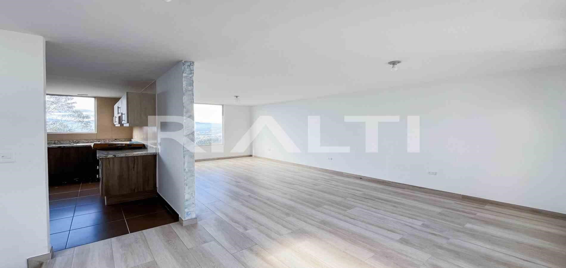 Casa 4+1 con parcheggio a Quito, Ecuador