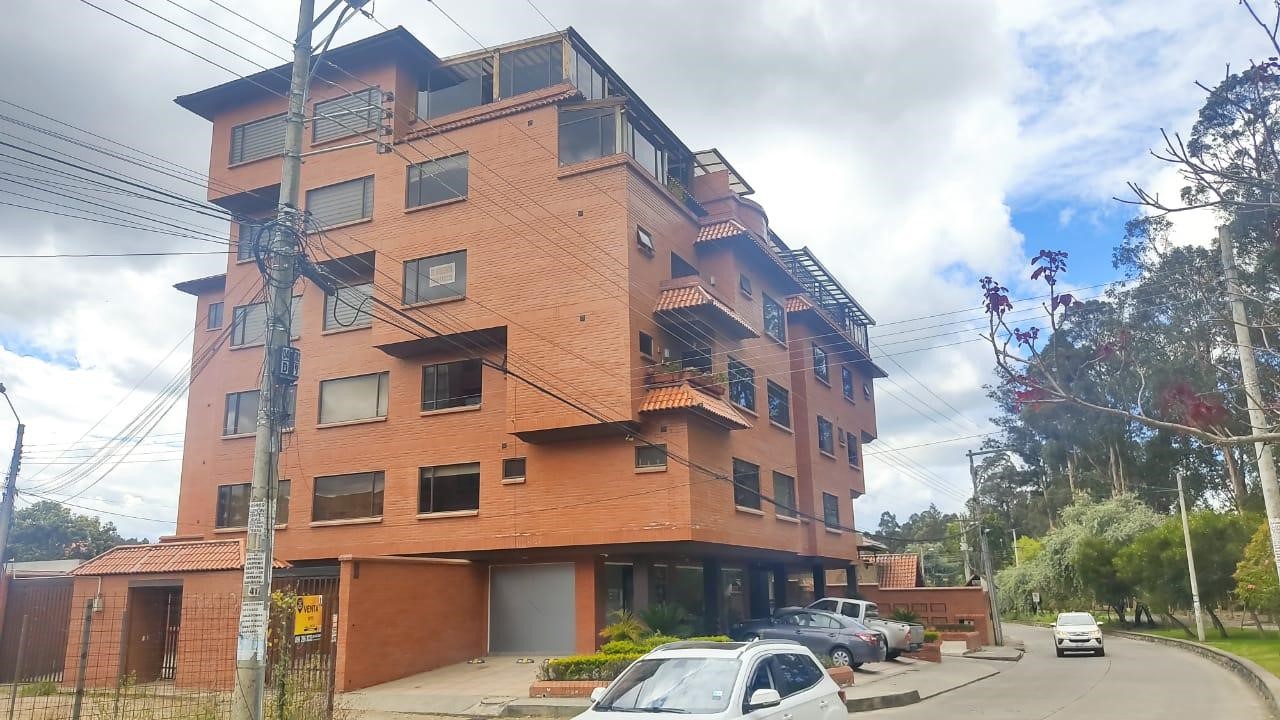Duplex 115 m2 con soffitti alti a Cuenca, Ecuador