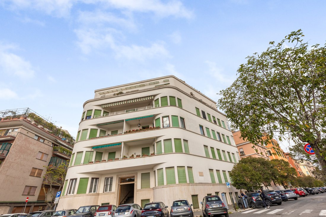 Serene penthouse 3+1 in Rome, Italy