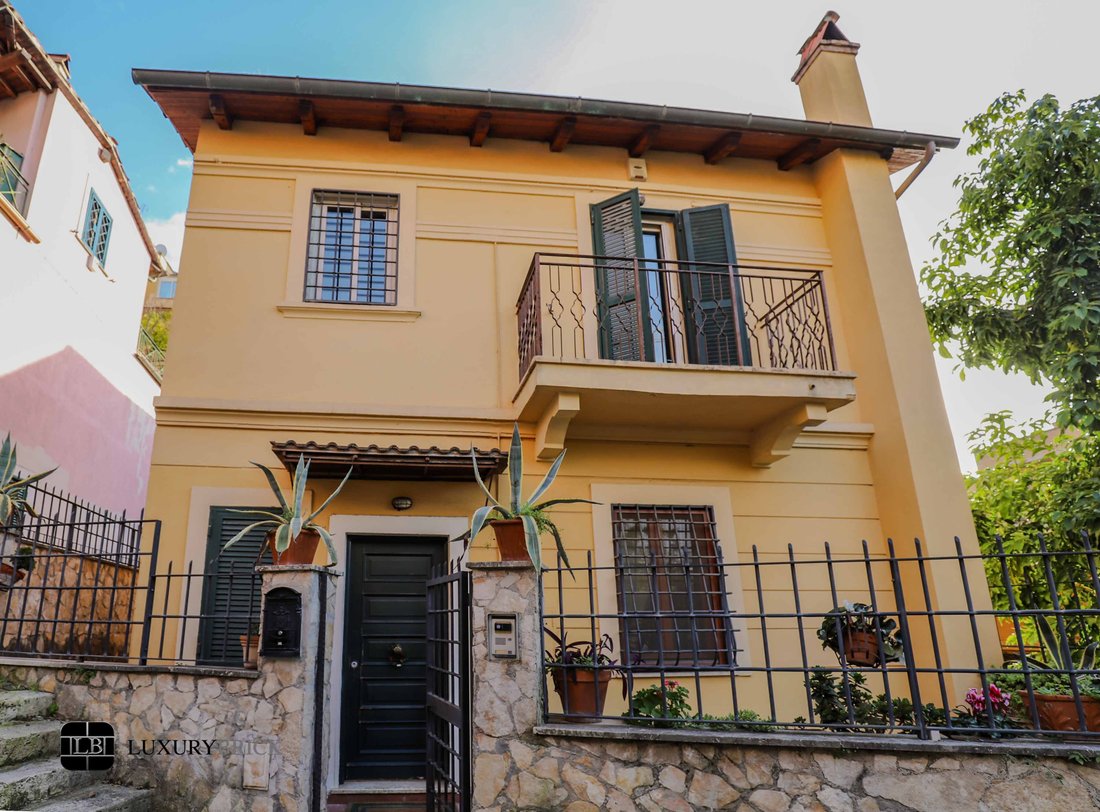 Cozy house 3+1 in Rome, Italy