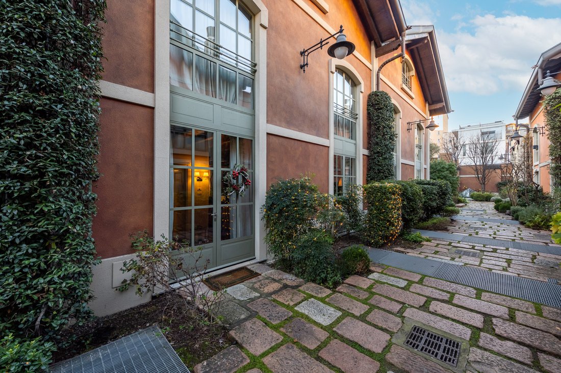 Casa luminosa 4+1 en Milán, Italia