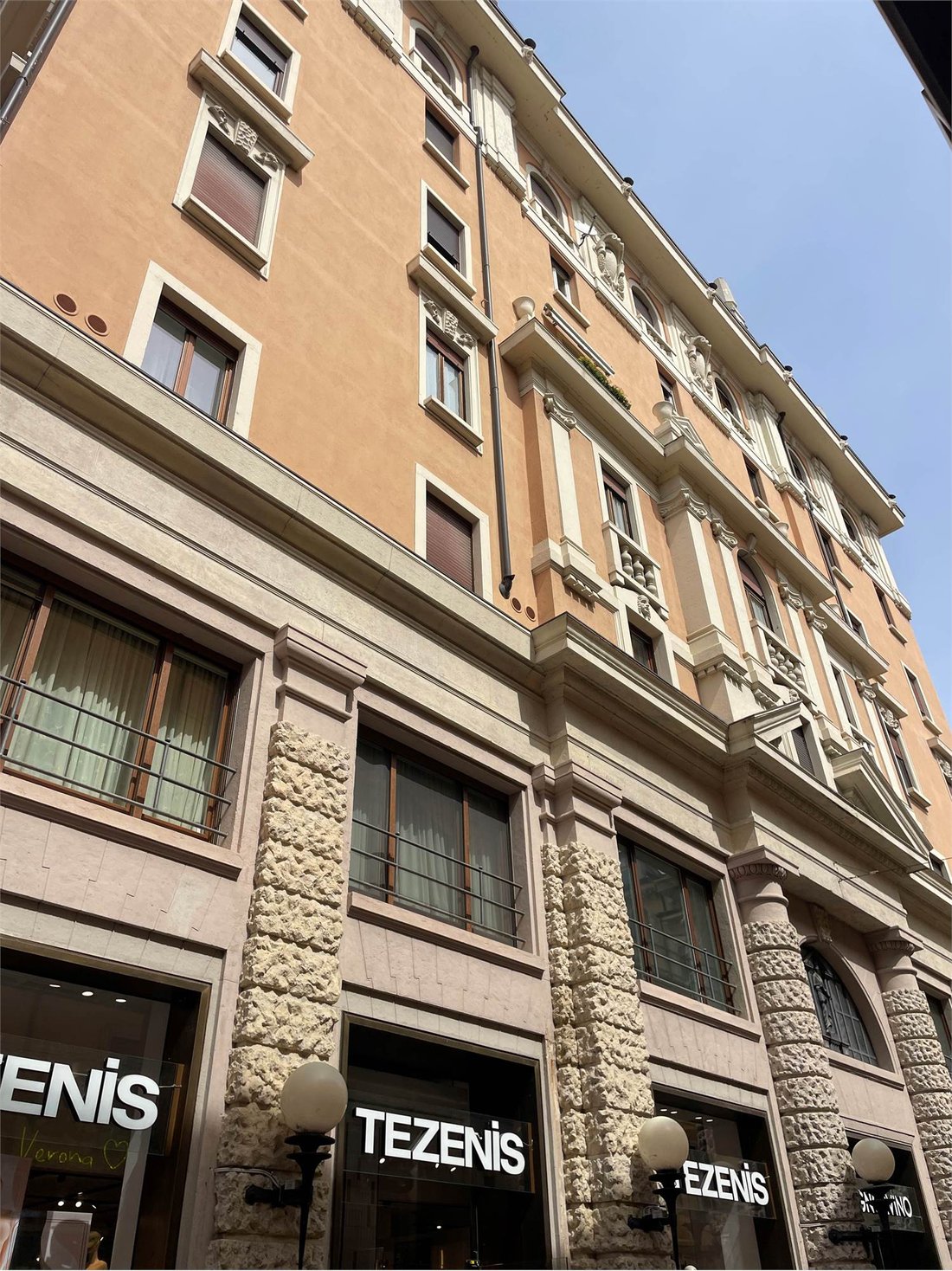 Refreshed apartment 2+1 in Verona, Italy