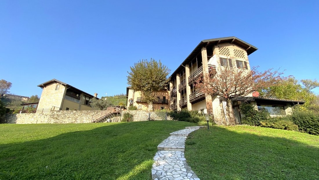 Family-friendly house 3+1 in Bergamo, Italy