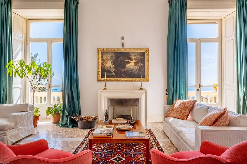 Refreshed apartment 5+1 in Naples, Italy