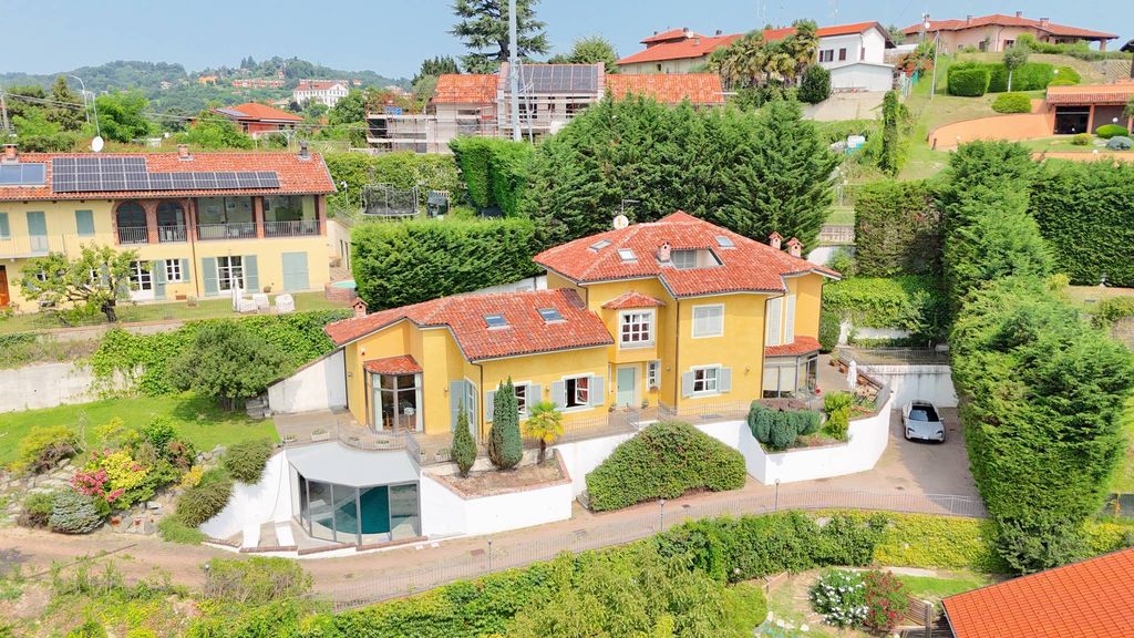 Villa ensoleillée 5+1 à Turin (Italie)