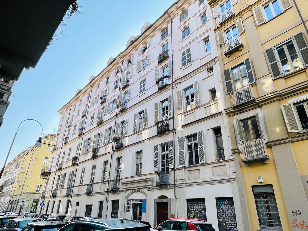 Appartement spacieux 2+1 à Turin, Italie