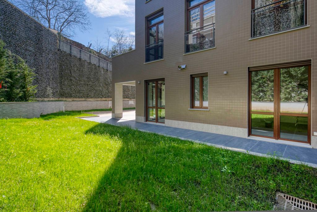 Appartement lumineux 2+1 à Turin, en Italie