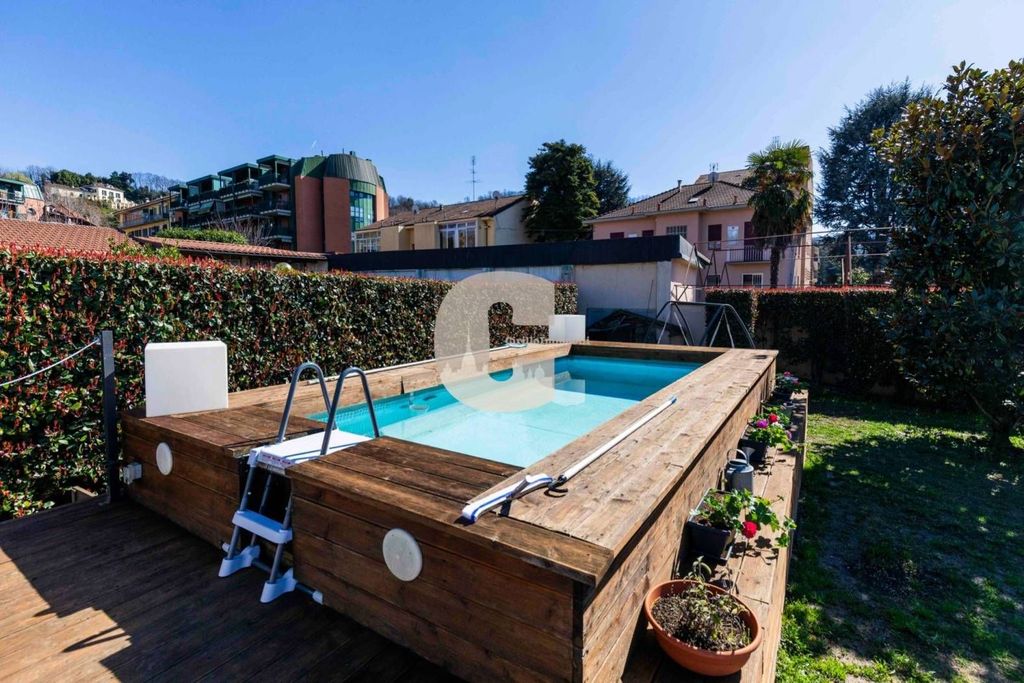 Villa rénovée 3+1 à Turin, Italie