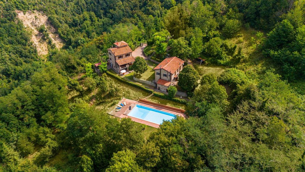 Airy house 5+1 in Bologna, Italy